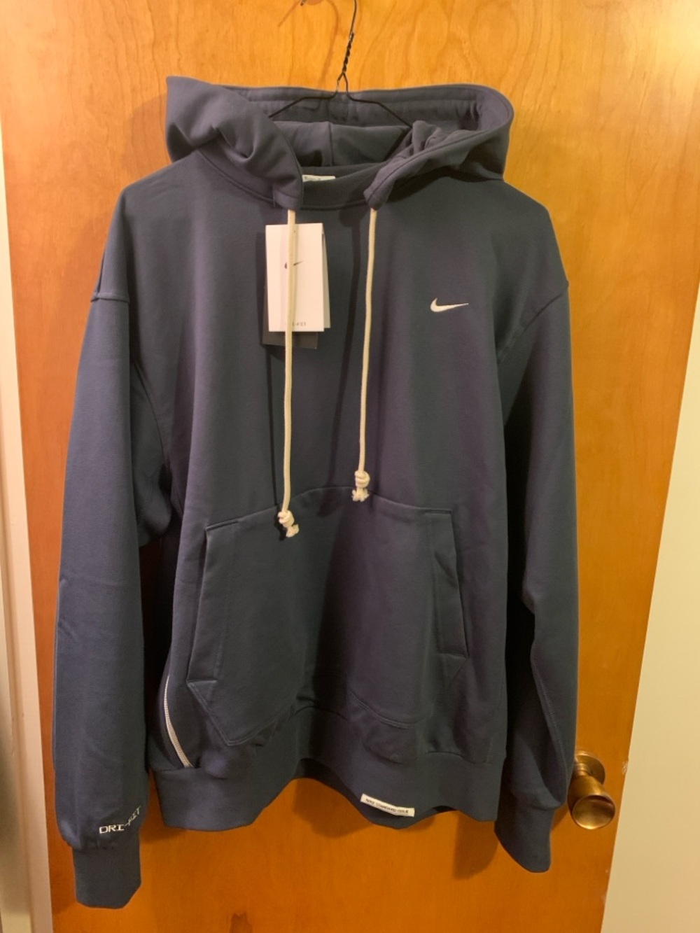 Nike Standard Issue Men’s Dri-FIT Hoodie Blue DQ5818-437 - Men’s Size Medium